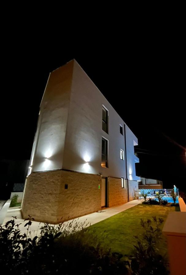 מדולין J&N Hill'S Residence With Swimming Pool מראה חיצוני תמונה